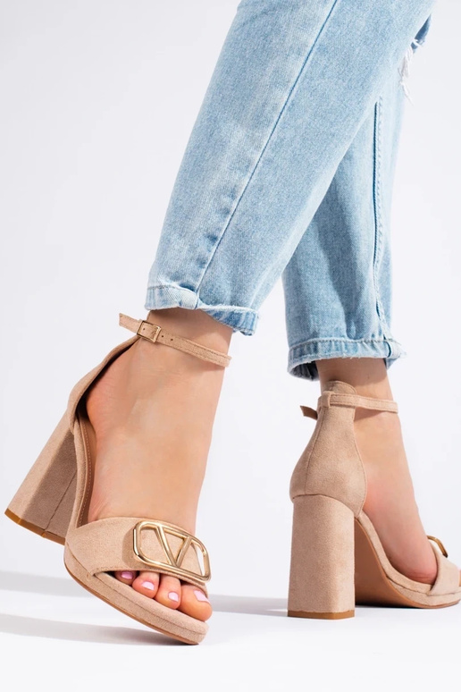 sandálias com salto alto bege Vinceza sandálias com salto alto bege Vinceza