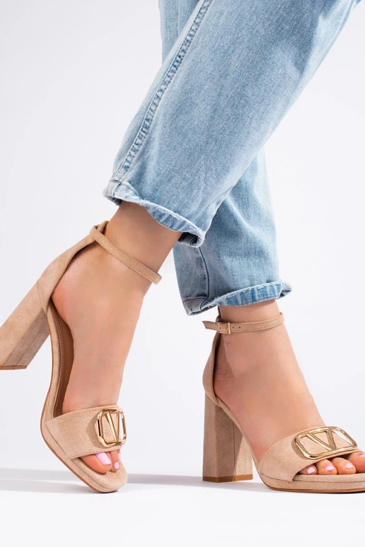 sandálias com salto alto bege Vinceza sandálias com salto alto bege Vinceza