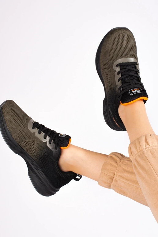 Sapatos esportivos na cor preta DK Sapatos esportivos na cor preta DK