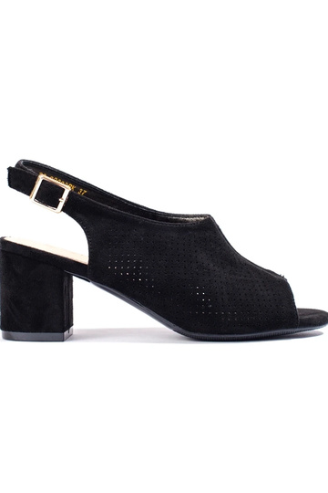 sandálias com elementos...