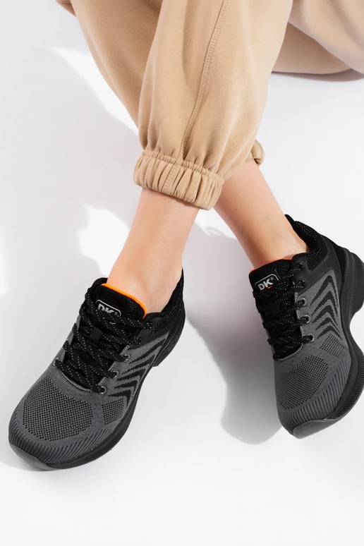calçados esportivos cor cinza DK