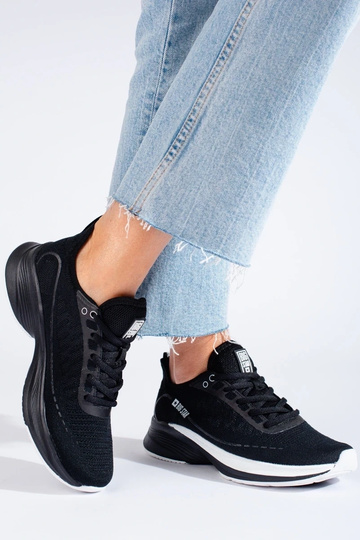 calçados esportivos pretos... 2