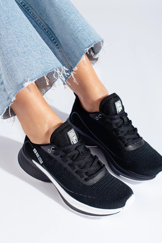 calçados esportivos pretos com salto...