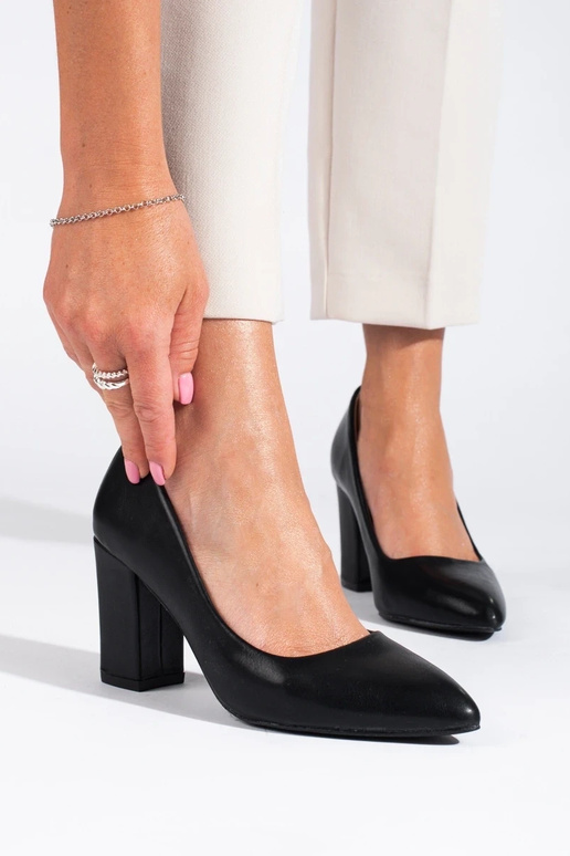 Saltos altos femininos pretos de...