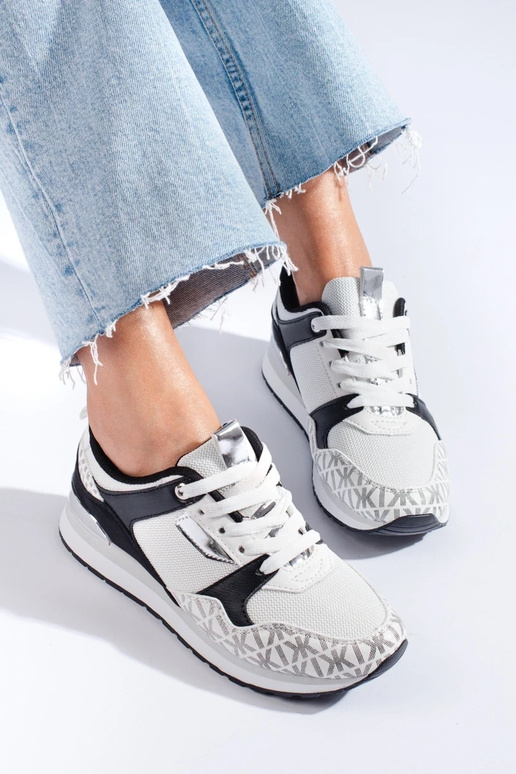 Sapatos femininos estilo esportivo... Sapatos femininos estilo esportivo...