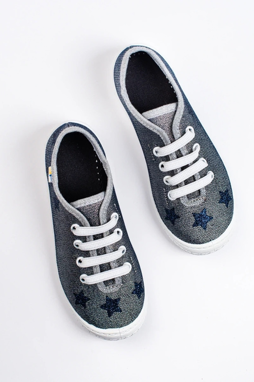 Sapatos cinza Shelovet de um modelo...