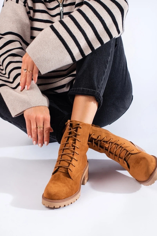 sapatos femininos marrons com cadarço