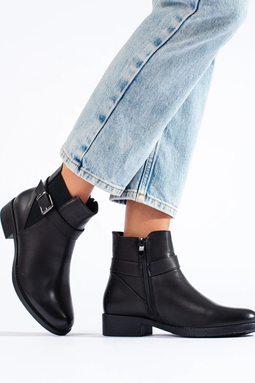 Bota feminina preta com elástico