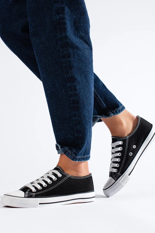 Sapatos Shelovet pretos de modelo... Sapatos Shelovet pretos de modelo...