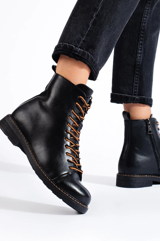 Botas femininas pretas Vinceza com alças