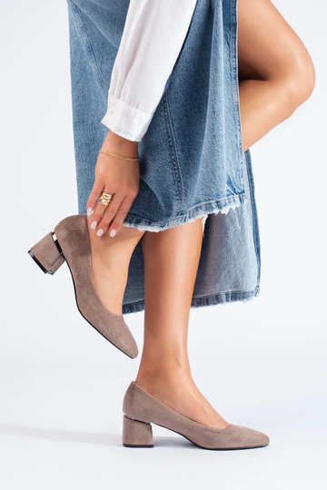 Saltos baixos femininos de... 2