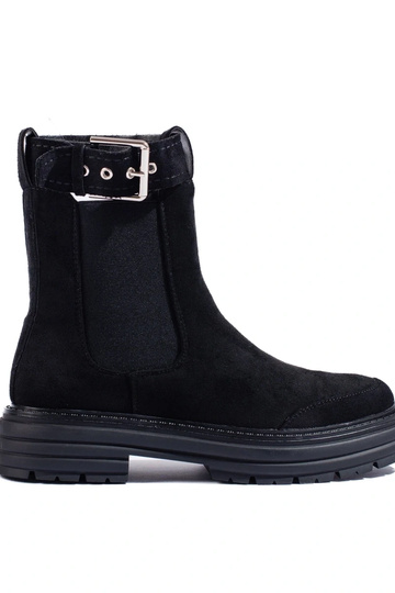 sapatos de camurça preta...