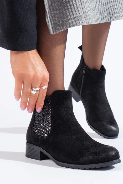 feito de sapatos femininos pretos de... feito de sapatos femininos pretos de...