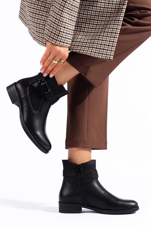 Sapatos pretos femininos planos