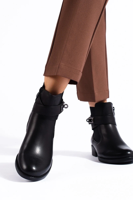 Sapatos pretos femininos planos