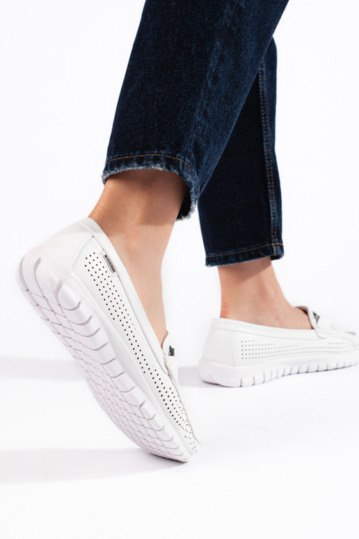 com elementos vazados, mocassins... com elementos vazados, mocassins...