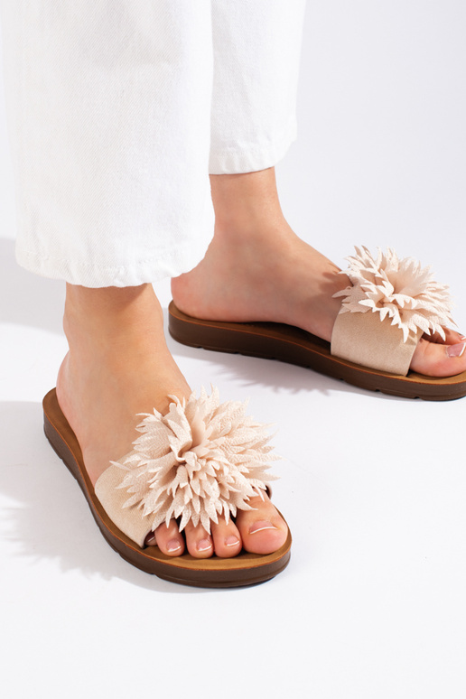 Chinelos femininos bege com flor