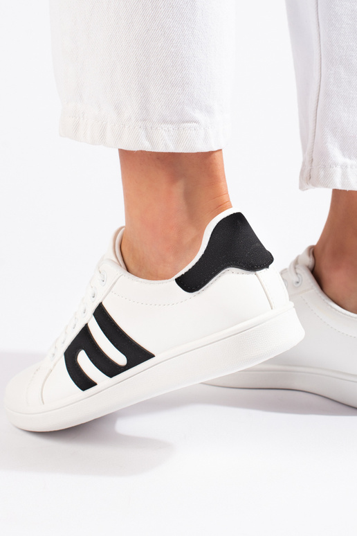Sapatos femininos branco-pretos