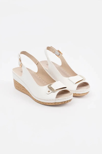 Sandálias brancas em... 2