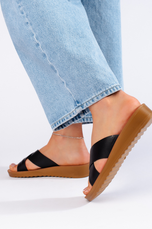 chinelos pretos com plataforma