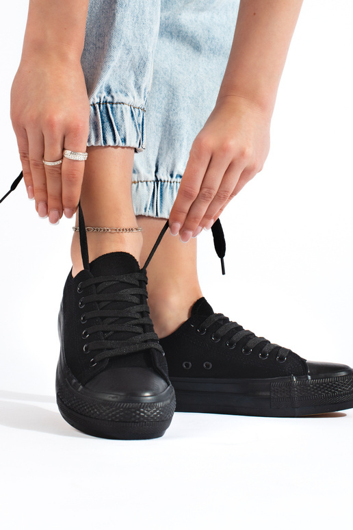 Tênis feminino modelo clássico preto... Tênis feminino modelo clássico preto...