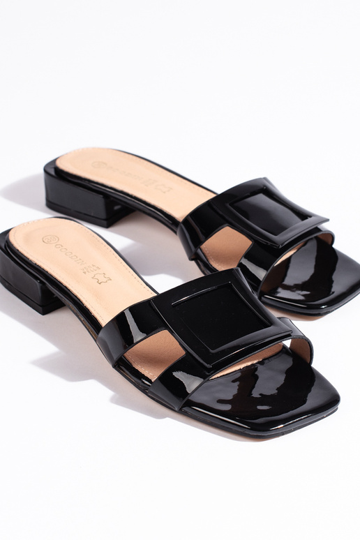 Chinelos pretos modelo clássico