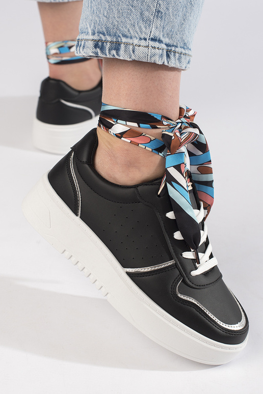 Tênis feminino modelo clássico preto Tênis feminino modelo clássico preto