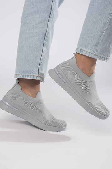 calçados esportivos cinza 2