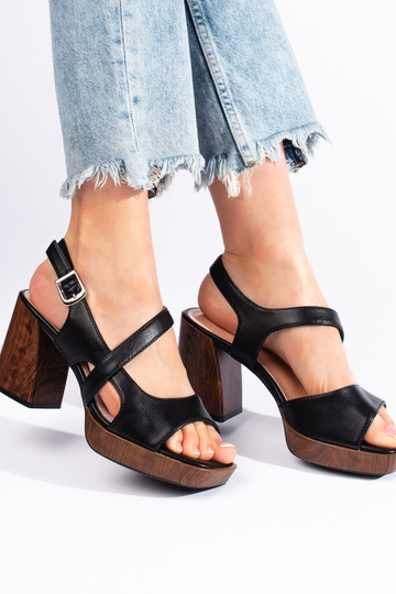 sandálias pretas de Sergio... 2