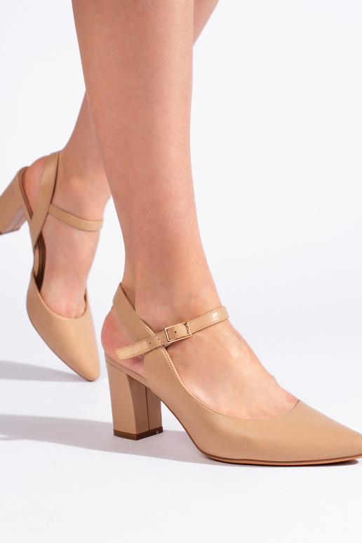 salto alto bege Sergio Leone