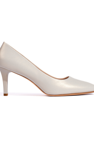 Salto alto branco estilo...