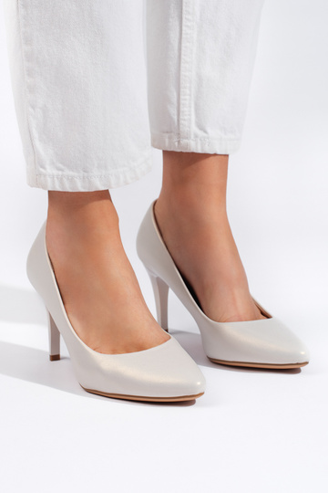 salto alto branco com salto... 2