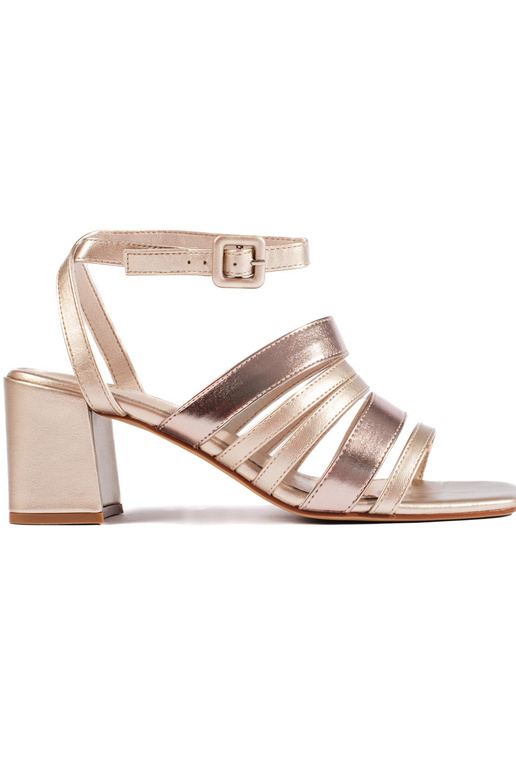 Sandálias de tiras douradas Sergio... Sandálias de tiras douradas Sergio...