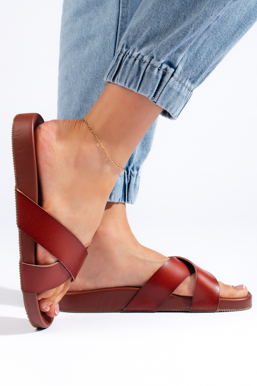 Chinelos marrons de Sergio Leone