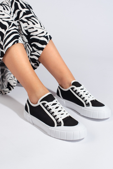 Sapatos femininos negros 2