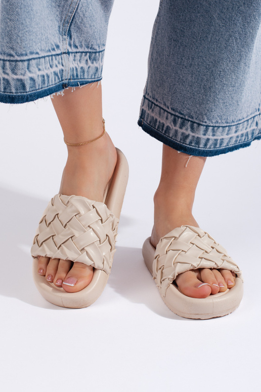 com estampas Chinelos bege