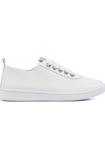 com elementos perfurados,...