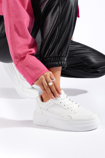 sapatos modelo de tênis branco 2