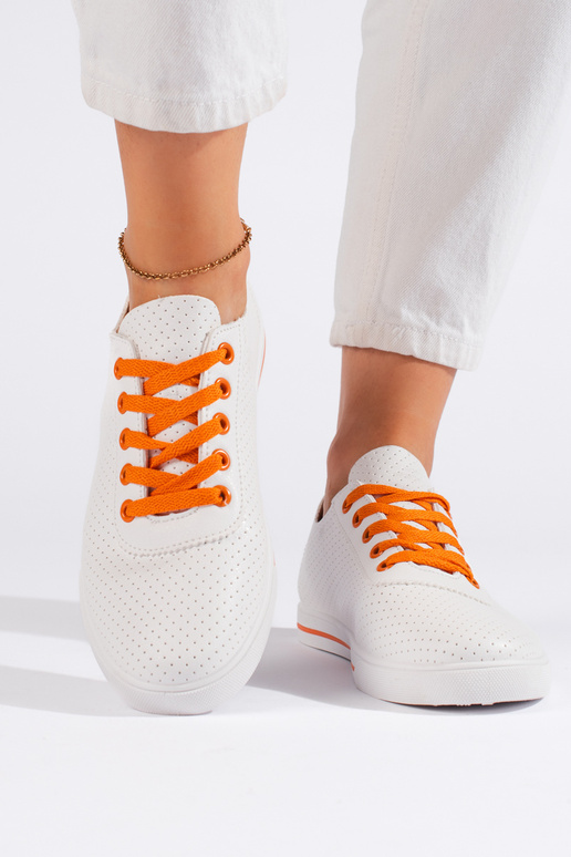 Tênis feminino modelo clássico branco Tênis feminino modelo clássico branco