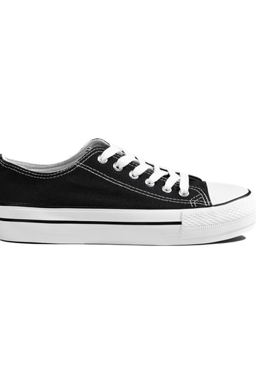 Modelo clássico de calçado...