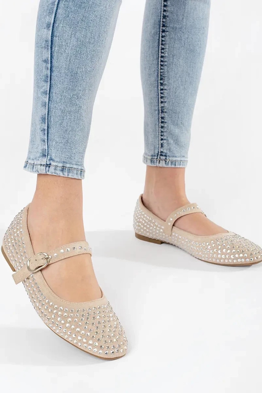 Não há bailarinas femininas disponíveis