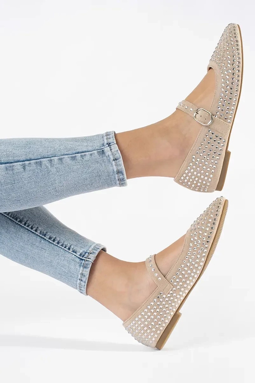 Não há bailarinas femininas disponíveis