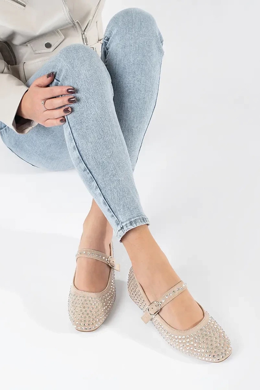 Não há bailarinas femininas disponíveis