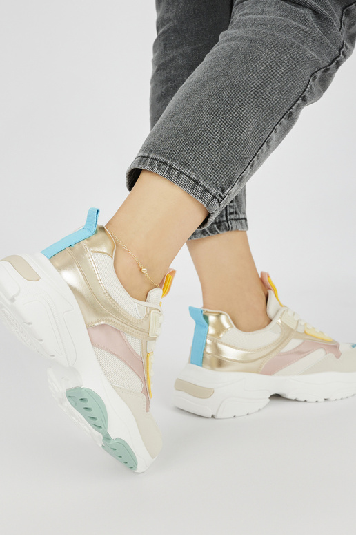 Calçados femininos esportivos com... Calçados femininos esportivos com...