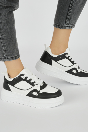 tênis feminino preto com... 2