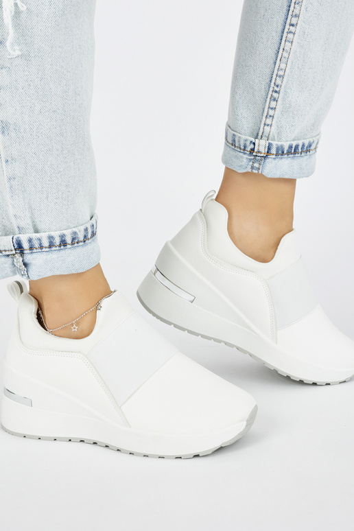modelo de tênis branco sapatos em cunha modelo de tênis branco sapatos em cunha