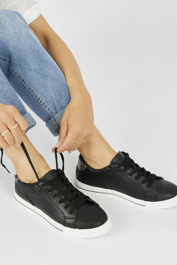 Modelo clássico de calçados... 2