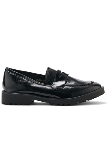 mocassins com efeito laca...