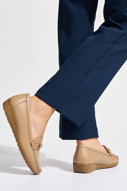 mocassins femininos bege ze zdobieniem