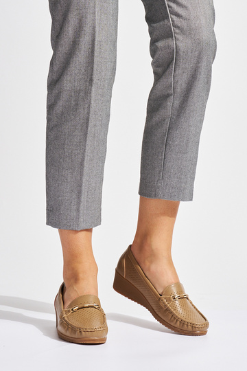 mocassins marrons vazados... 2